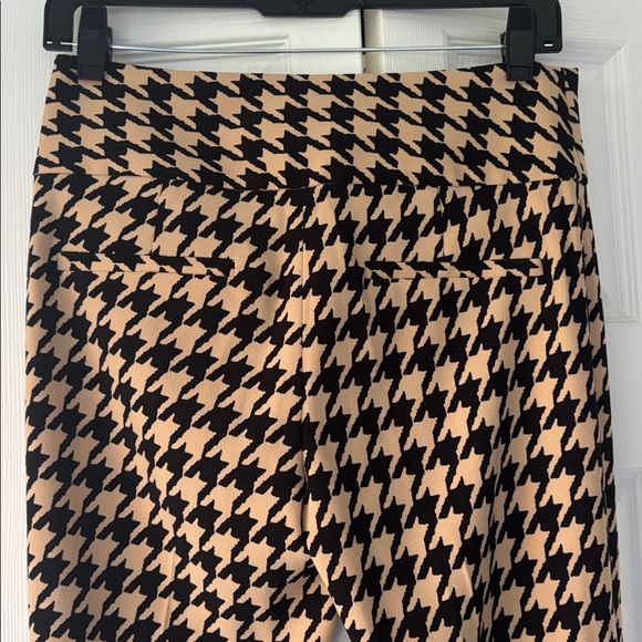 Alice + Olivia Black and Tan Houndstooth Trouser size 2 - Picture 7 of 7